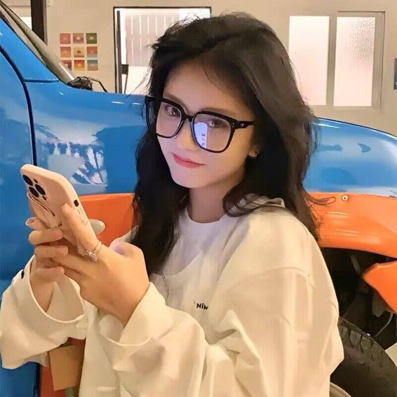 Fashionable Black-Framed Glasses for Women Can Be Equipped with Prescription Myopia Lenses Without Makeup, Anti-Blue Light Eye-Frame Frames for Big Faces