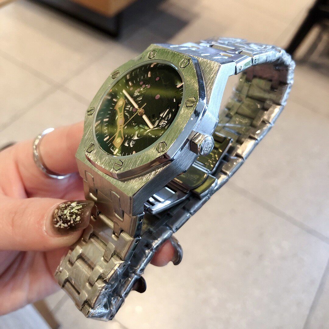 O1CN01QHrk171wO51JVtAJP !!2217020636297 0 cib