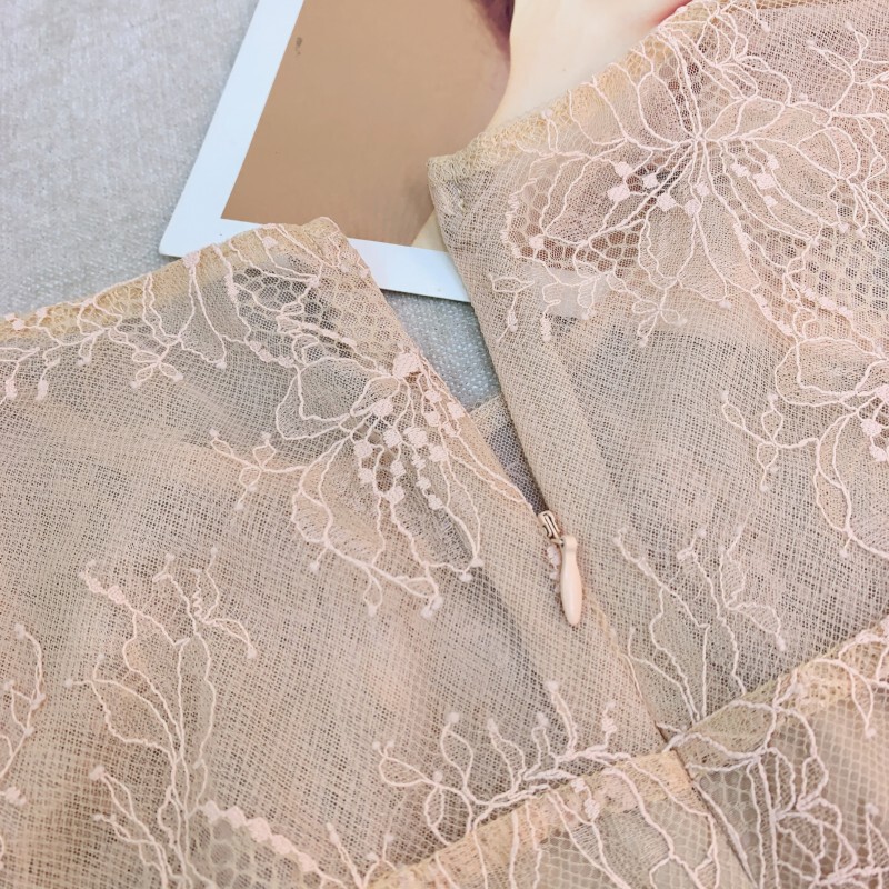 Đầm maxi trắng ren hoa nổi thắt eo không tay dáng chữ A — Váy liền màu hồng, Váy liền màu trắng
