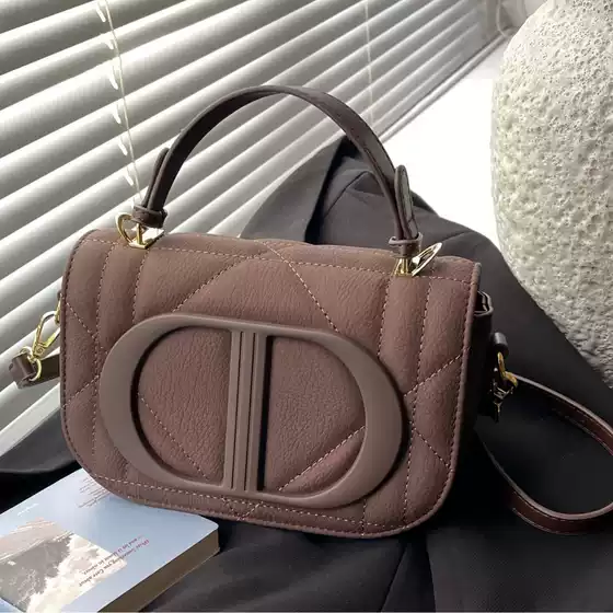 Fashion Versatile Bag New Saddle 2025 Retro Single Shoulder Crossbody Bag Korean Version Small Chanel-Style Trendy Handheld Small Square Bag