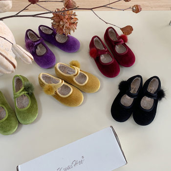 Girls' Princess Shoes with Plush Lining, Cotton Shoes with Pom-Poms, Solid Color Velvet Flats, Chinese Style Shoes, Red New Year Shoes, Fashionable Leather Shoes