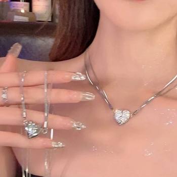 Japanese and Korean new magnetic suction heart-absorbing iron necklace Women's Light luxury niche clavicle chain women's high-grade necklace