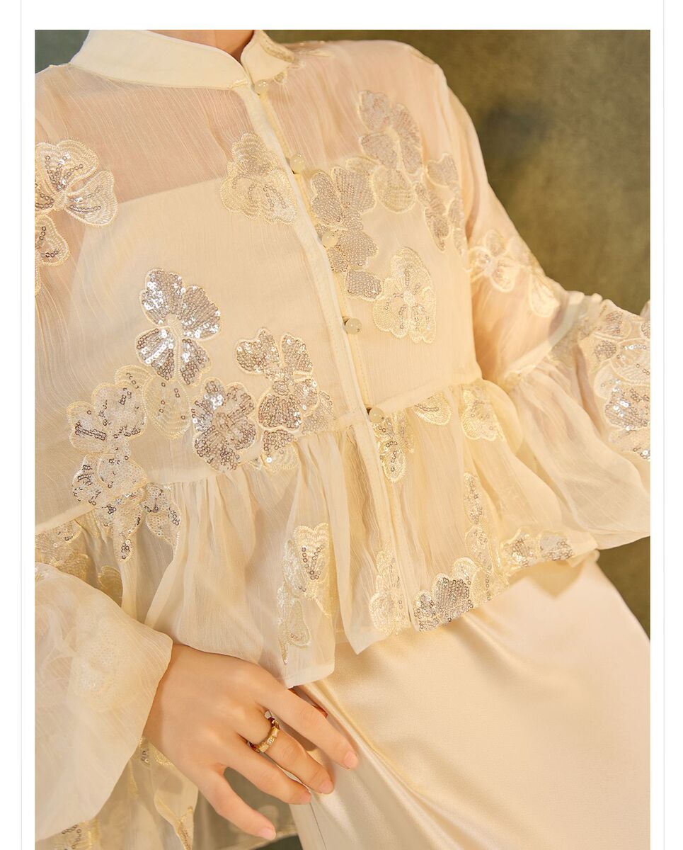 Set áo khoác tay lồng đèn thêu hoa kèm đầm hai dây dáng dài — Áo sequin (giao hàng trong 7 ngày), Váy yếm (giao hàng trong 7 ngày), Váy yếm (giao hàng trong ngày)