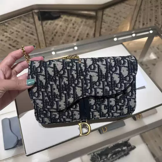 European and American Style D-Shaped Pendant Monogram Canvas Chain Wallet Versatile Crossbody Light Luxury Letter Shoulder Flap Trendy Chanel-Style Retro