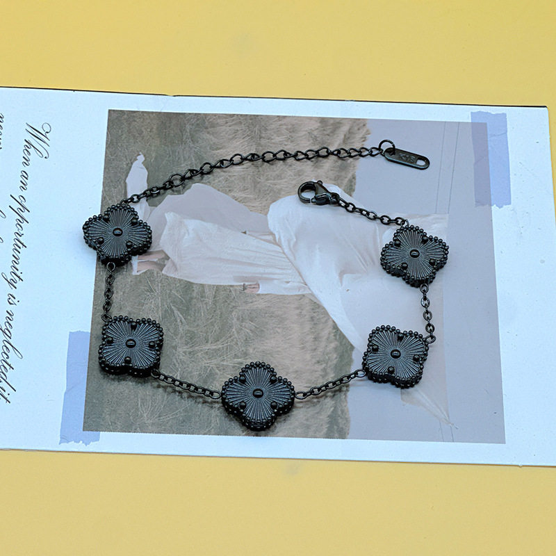 Cross-border V gold high version five-flower four-leaf clover bracelet female titanium steel light luxury 18k niche design non-fading bracelet