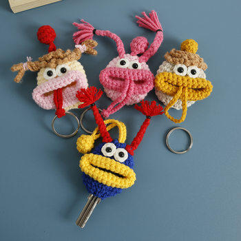 Cartoon cute hand-woven sausage mouth key case wool crocheted tram key case creative door key case