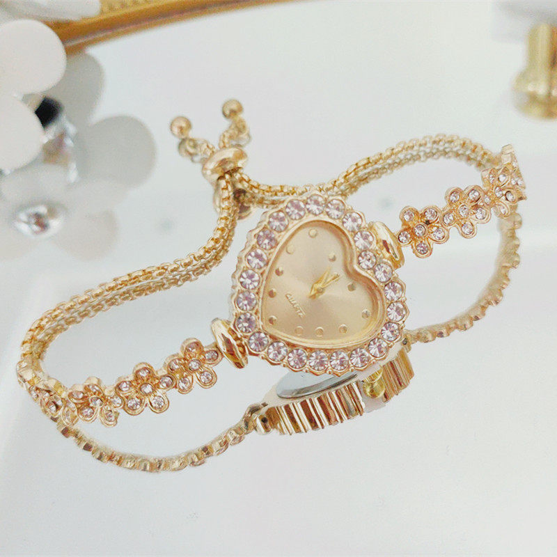 跨境外贸爆款爱心镶钻时尚女士手表抽拉式女款学生桃心手链表批发