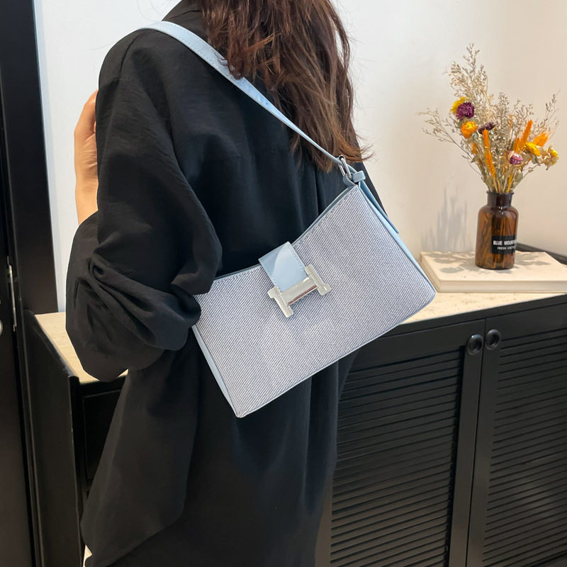 French niche fashion hand-held chain bag armpit bag for women retro style single shoulder crossbody bag for women