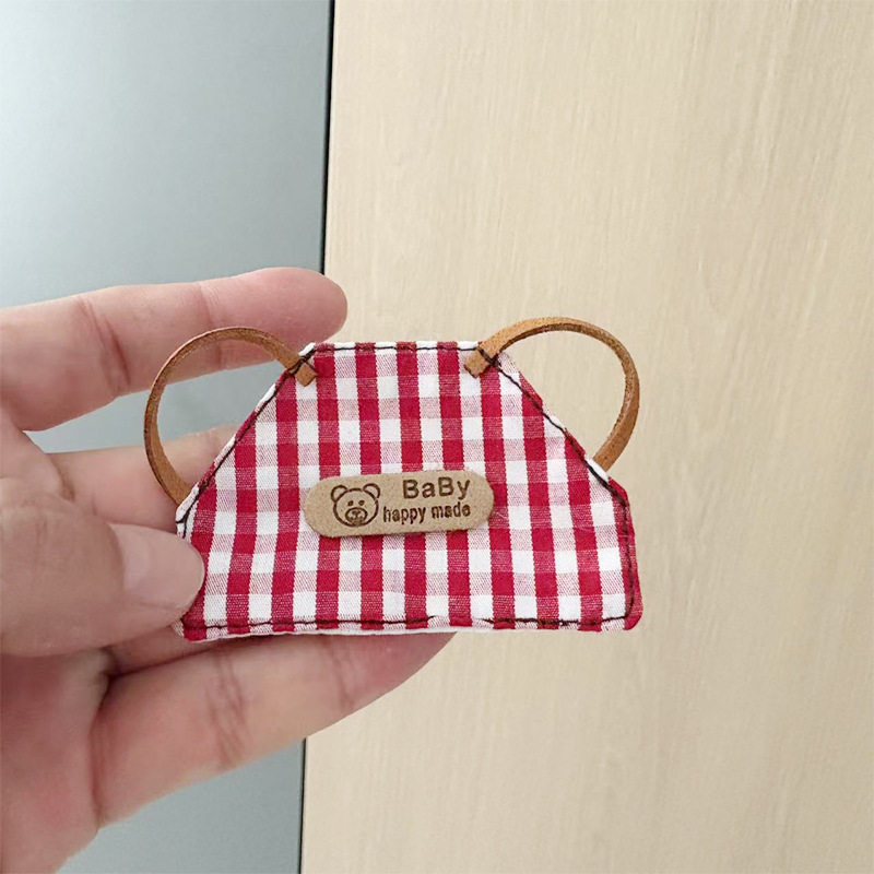 可爱迷你帆布包毛绒玩偶格子包西高地公仔扭棒小狗配饰格子裙娃衣