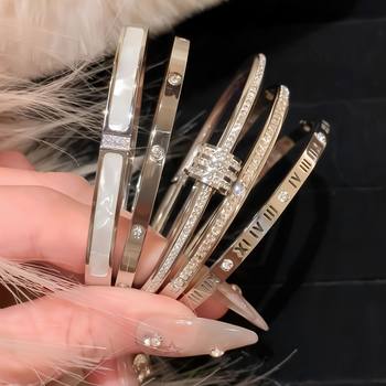 Titanium steel bracelet girls high sense plating silver bracelet South Korea stars do not fade European and American stainless steel bracelet jewelry