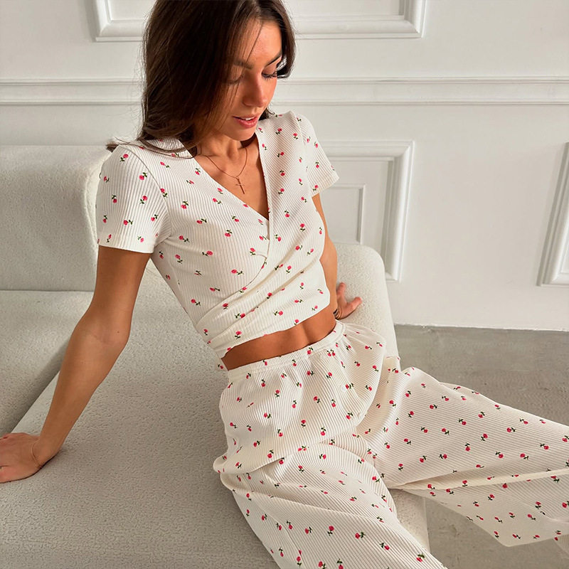 Womens Summer Floral Print Knit Short Sleeve Loungewear Set Slim Fit Stylish Comfortable Perfect for Home Relaxation
