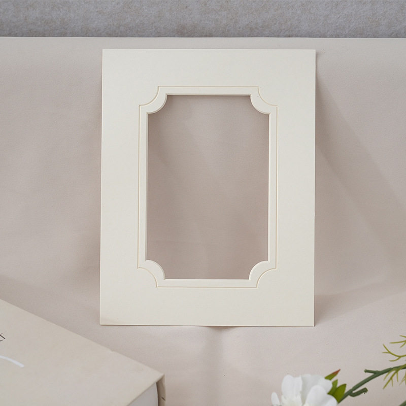 Modern Minimalist Photo Frame with Perforated Square Card Paper, New Chinese Style with Auspicious Cloud Corner, Irregular White Mounting Liner for Art Exhibition Frame
