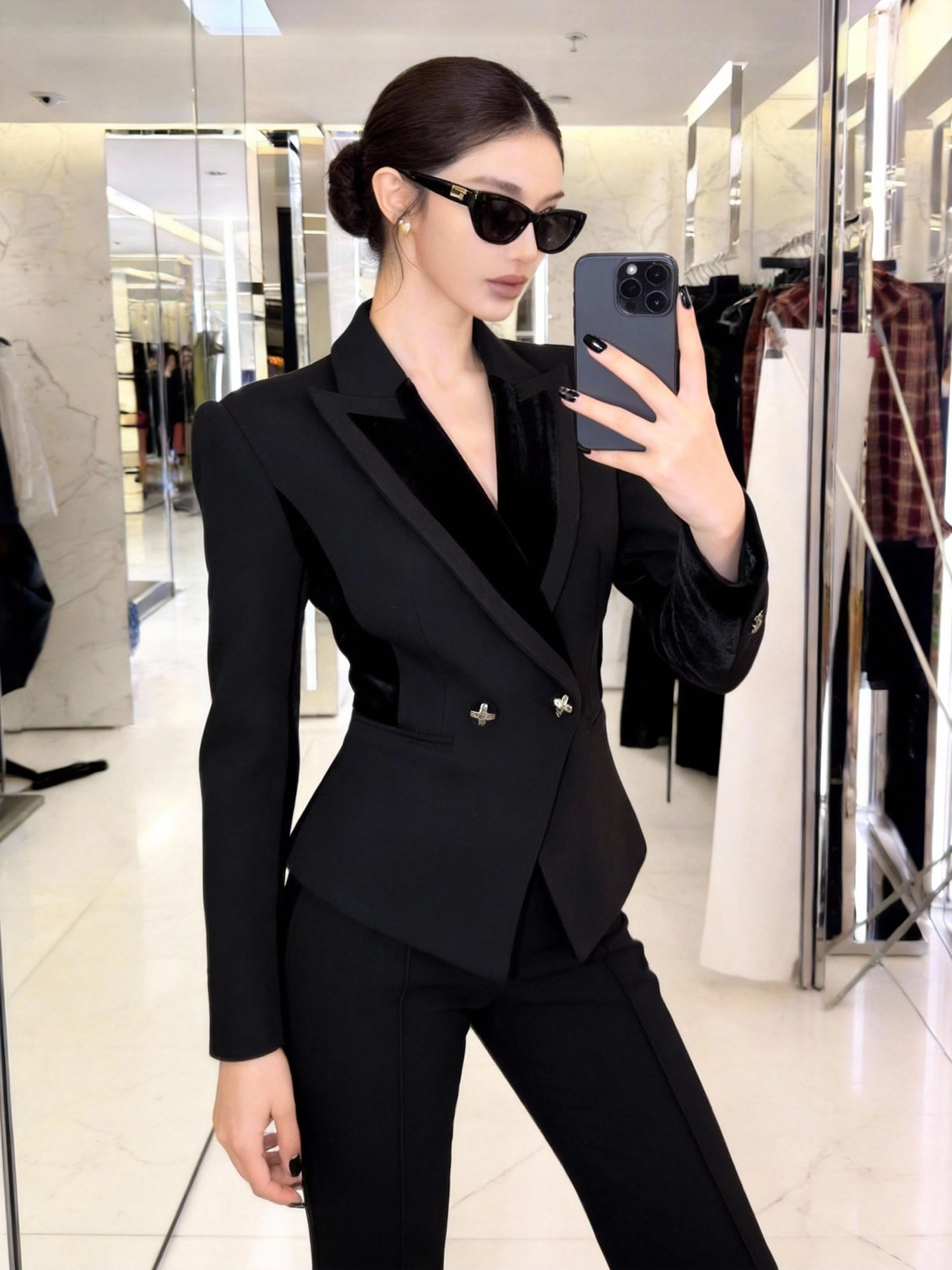 Áo vest nữ màu đen ôm dáng thanh lịch công sở — màu đen