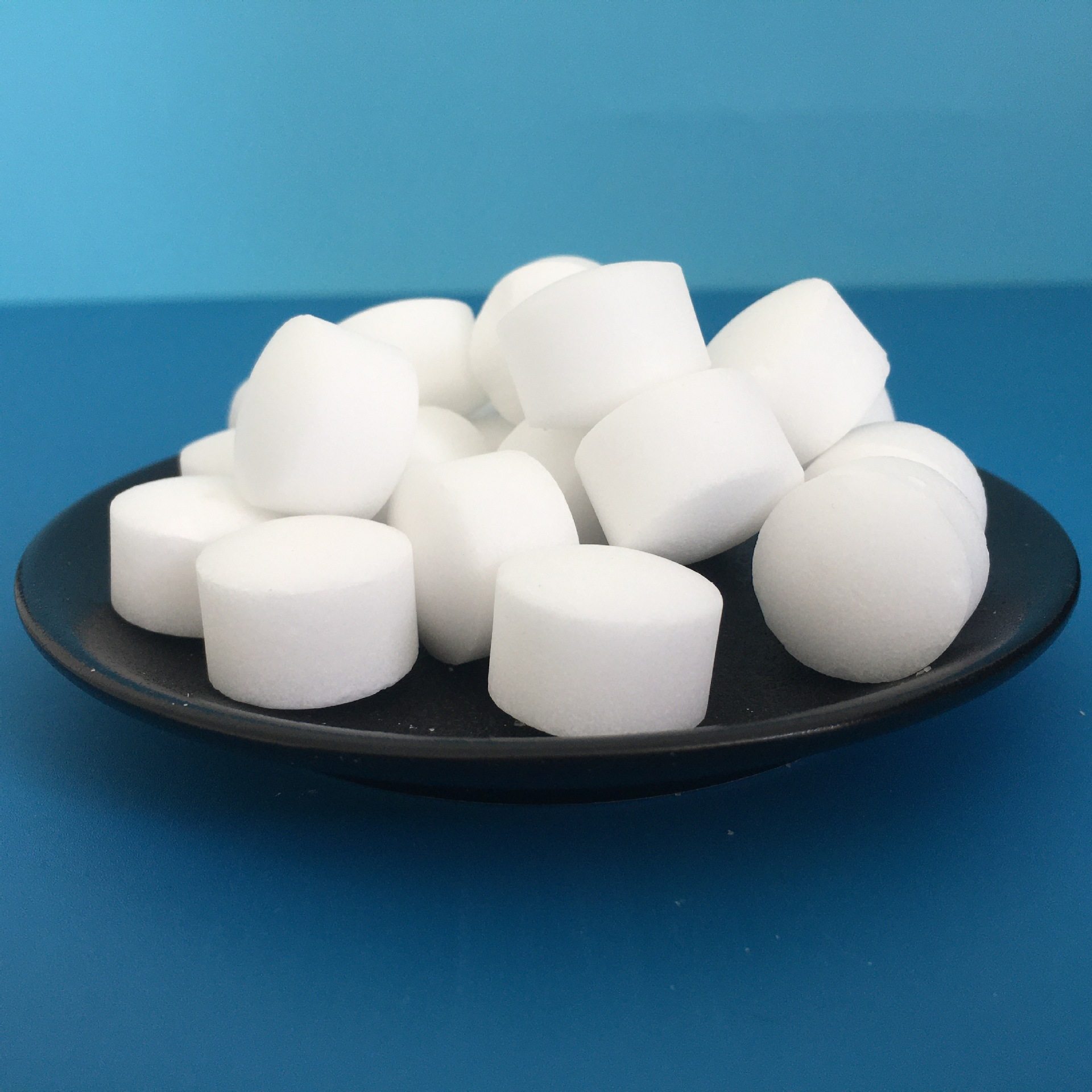 Manufacturer Supplies Classy Softened Salt Ion Exchange Resin Regeneration Agent Soft Water Salt Softened Water Quality Water Dispenser