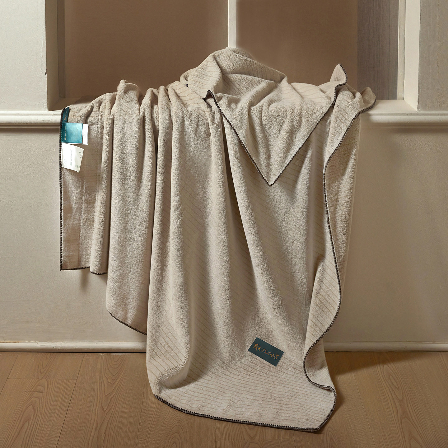 2025 New Style Yarn-Dyed Jacquard Casual Blanket Simple Pure Color Flannel Blanket Autumn and Winter Warm Nap Sofa Blanket