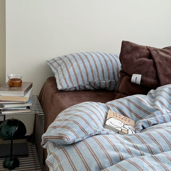 Korean Simple Herman Stripesd Milk Velvet Four-Piece Set Autumn and Winter Heat Storage Warm Quilt Cover Bed Sheets Bed Three-Piece Set
