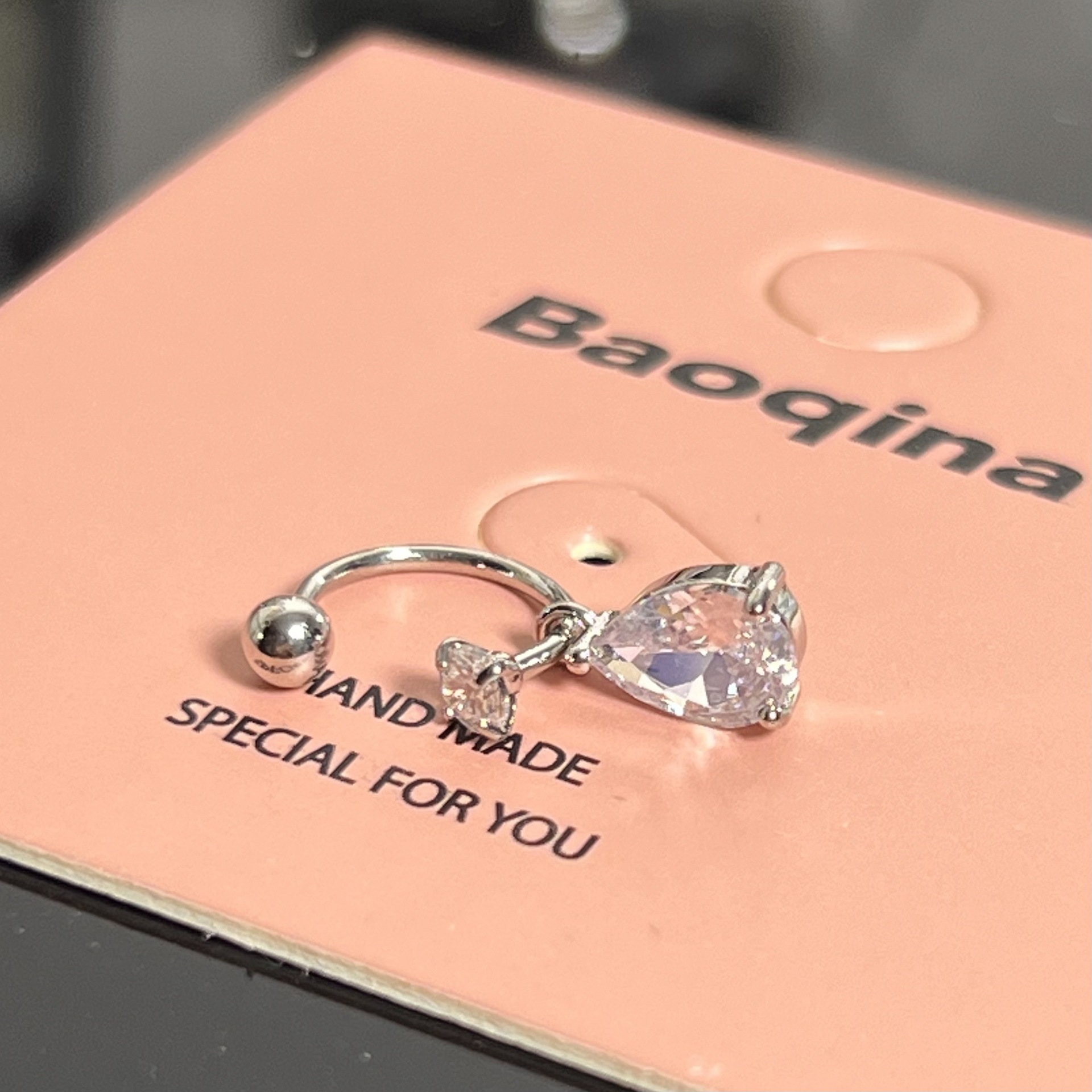 976 ウォータードロップホースシューリング（シングル）