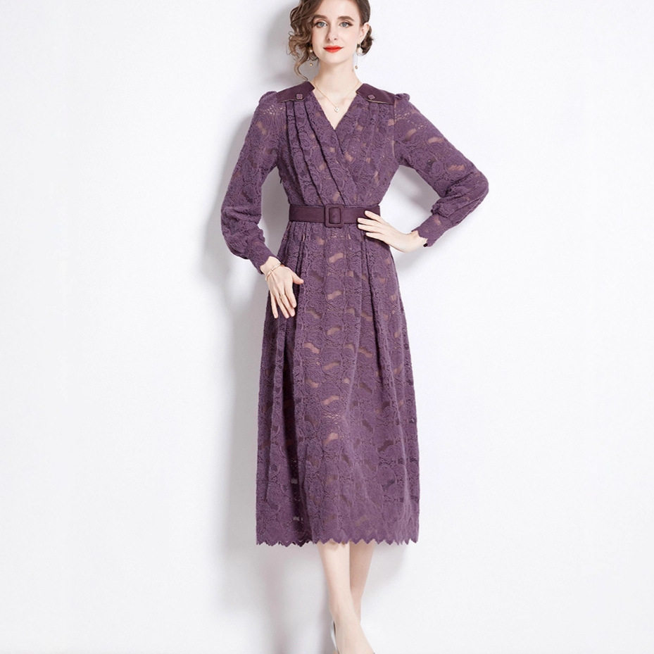 French Elegant V Neck Long Sleeve Velvet Lace Dress High End Slim Fit Flattering Silhouette Autumn Occasion