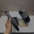 Large black and white letters (d letter jacquard velcro)