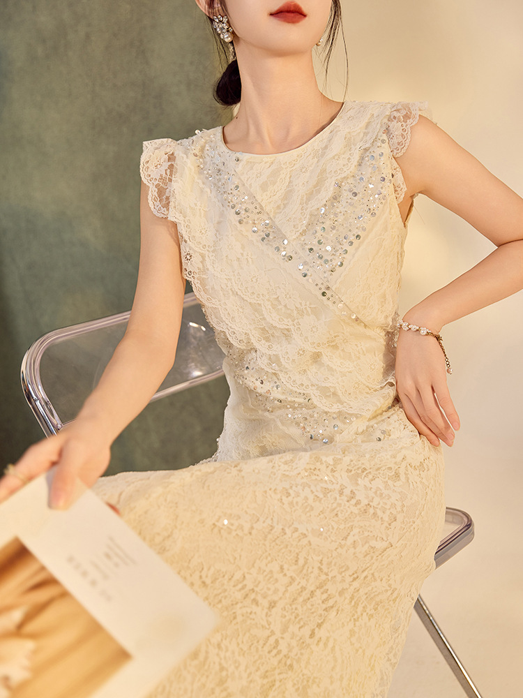 Đầm ren thêu đính cườm tay phồng cổ tròn dáng dài — Trắng nhạt (giao hàng trong 7 ngày), Trắng nhạt (giao hàng trong ngày)