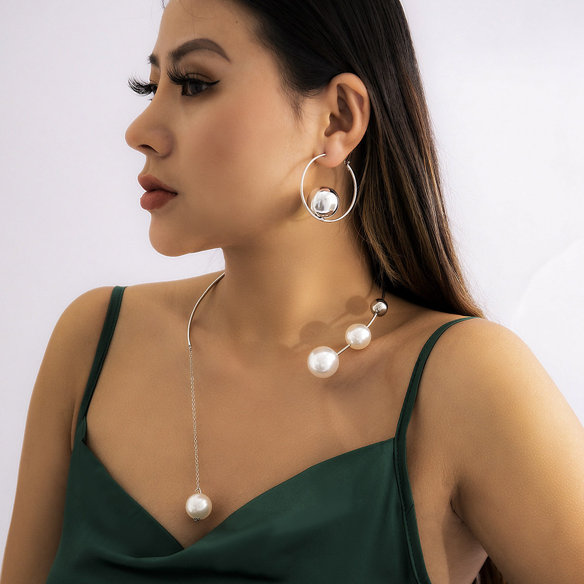 SHEIN Explosive Personalized Round Bead Necklace Niche Design Open Collar European and American Cross-border Light Luxury Imitation Pearl Necklace