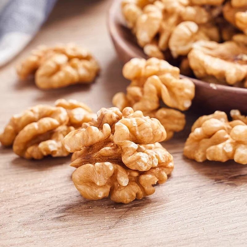 Raw Walnut Kernels 2025 New Arrival Original Walnut Meat Without Additives Fresh Paper Skin Meat Baked Nuts for Making Soy Milk