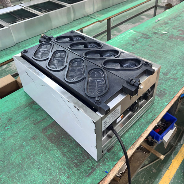 跨境洞洞鞋烧机器拖鞋模具硬币面包机金钱币4个拖鞋蛋糕机器工厂