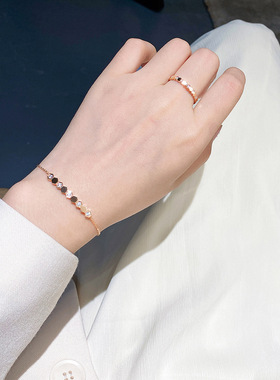 蜂巢手链2023年新款女生V金轻奢小众微笑蜂巢本命年设计精致蜂窝