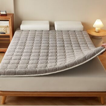 Winter Warm Milk Velvet Mattress Pad Thickened Mattress Pad with Fleece for Dormitory Stacking