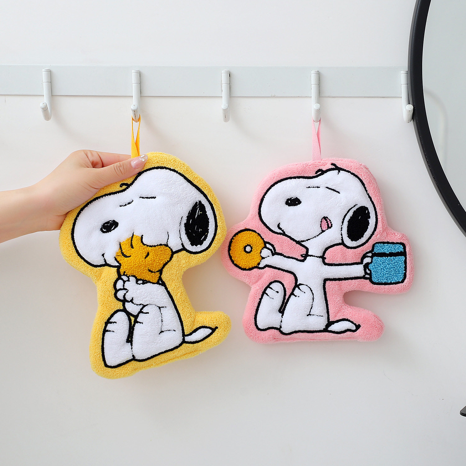 Snoopy Snoopy Cute Hand Towel Hanging Absorbent Thickeneded Bathroom Cartoon Handkerchief Hand Washing Small Square Towel