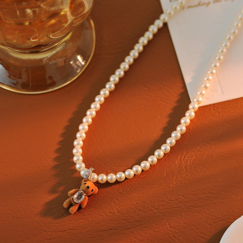 クマのネックレス