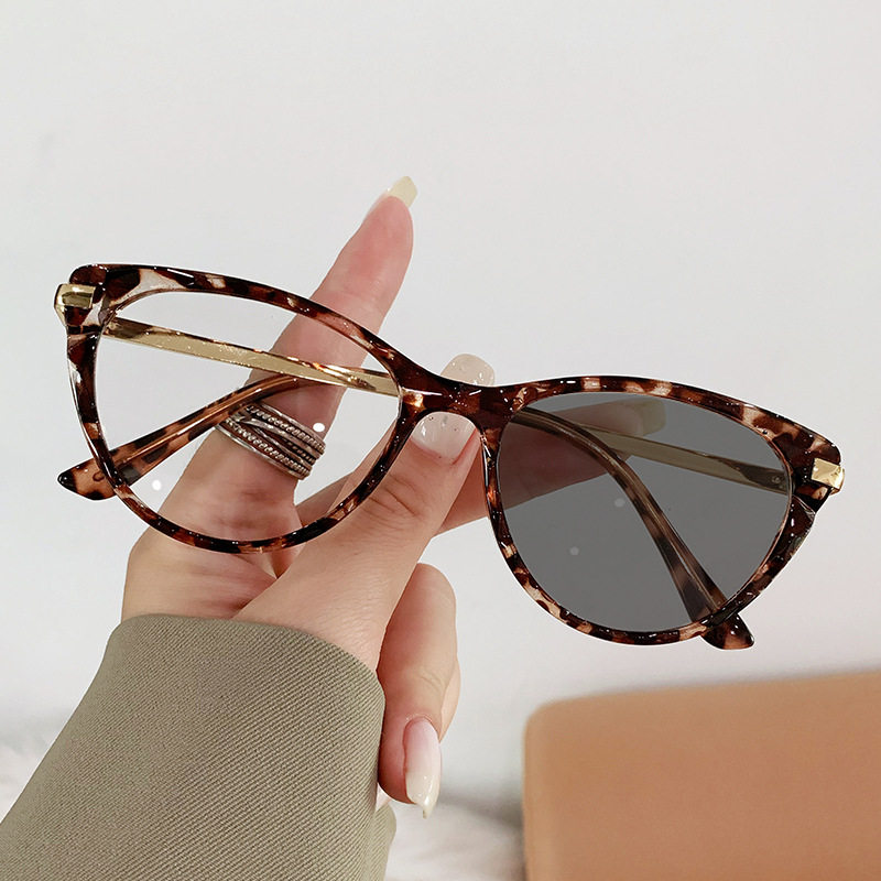 New Fashionable and Personalized Color-Changing Anti-Blue Light Glasses, Trendy Edge-Changing Glasses, European and American Cross-Border Cat-Eye Glasses Frames
