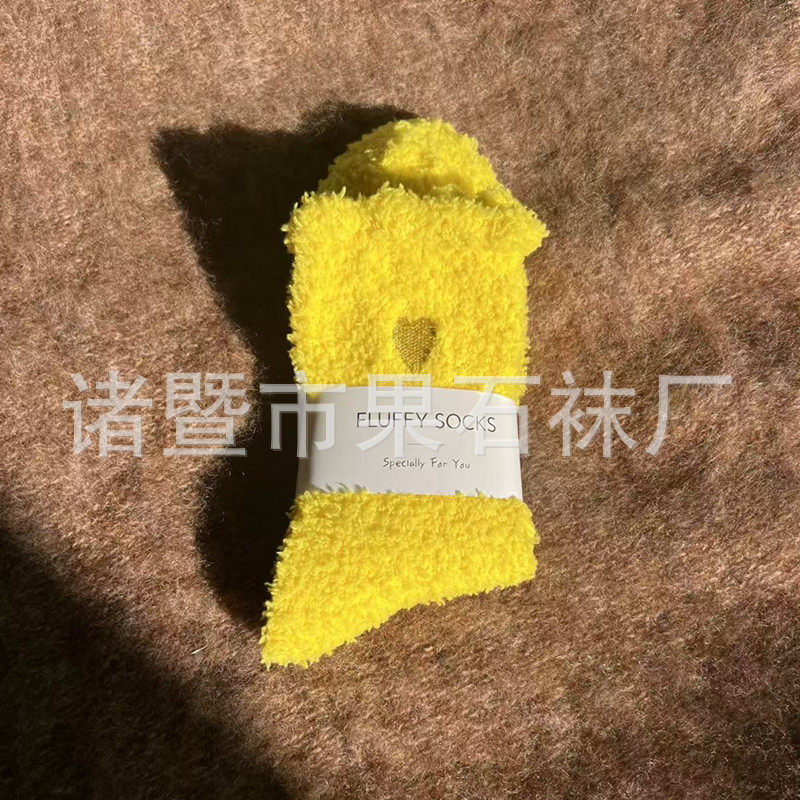 包邮加厚加大珊瑚绒袜子刺绣爱心袜子不掉毛半边绒女士跨境中筒袜