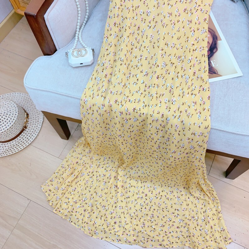Đầm dây hai quai cổ chữ V họa tiết hoa nhí phong cách thanh lịch đi biển — 【Họa tiết hoa nhí nền đỏ】, 【Họa tiết hoa nhí nền vàng】, 【Họa tiết kẻ caro】