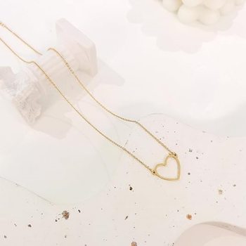 Amazon Hot Sale Stainless Steel Love Mini 18k Gold Ladies Niche Hollow Necklace High-grade Clavicle Chain