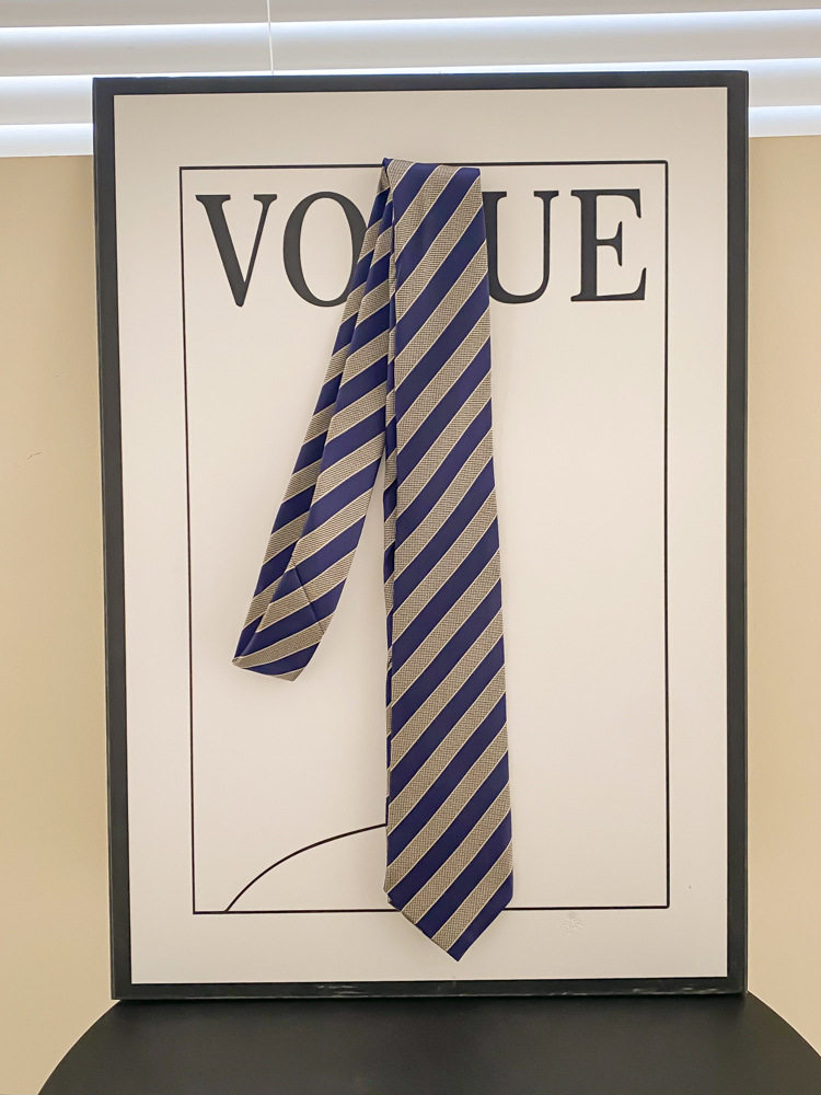 ブルーとグレーの厚手ツイルネクタイ - 約140cm