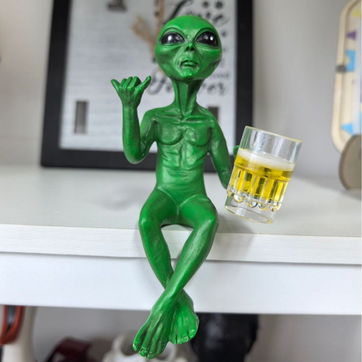 Cross-border hot selling alien resin ornament UFO indoor outdoor garden decoration figurine home decoration
