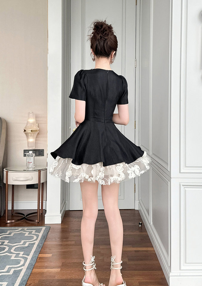 Váy liền thân Nữ Cổ Tròn Tay Ngắn Thắt Eo Phối Ren Phong Cách Pháp Màu Đen chi tiết 9