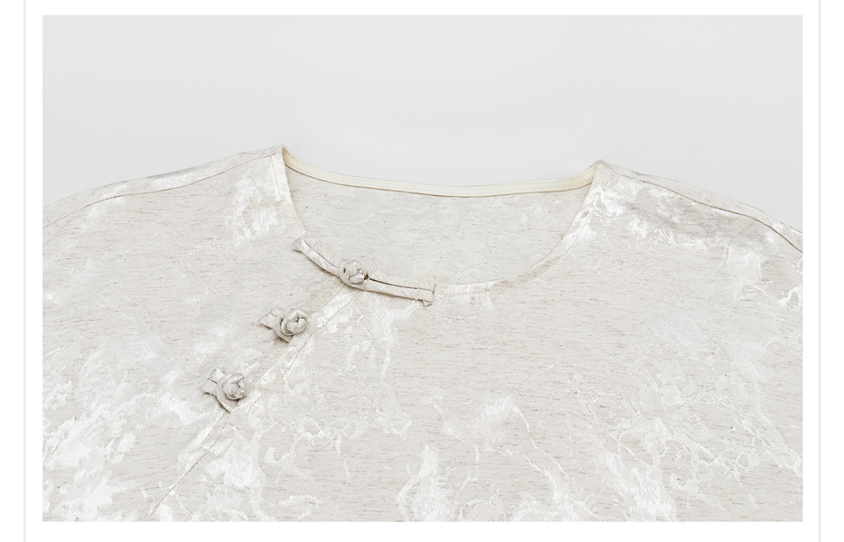 Áo sơ mi nữ dài tay dáng rộng họa tiết hoa dệt jacquard — Hồng đào (giao hàng 7 ngày), Trắng Nguyệt Hoa (giao hàng 7 ngày), Trắng Nguyệt Hoa (Giao hàng trong ngày)