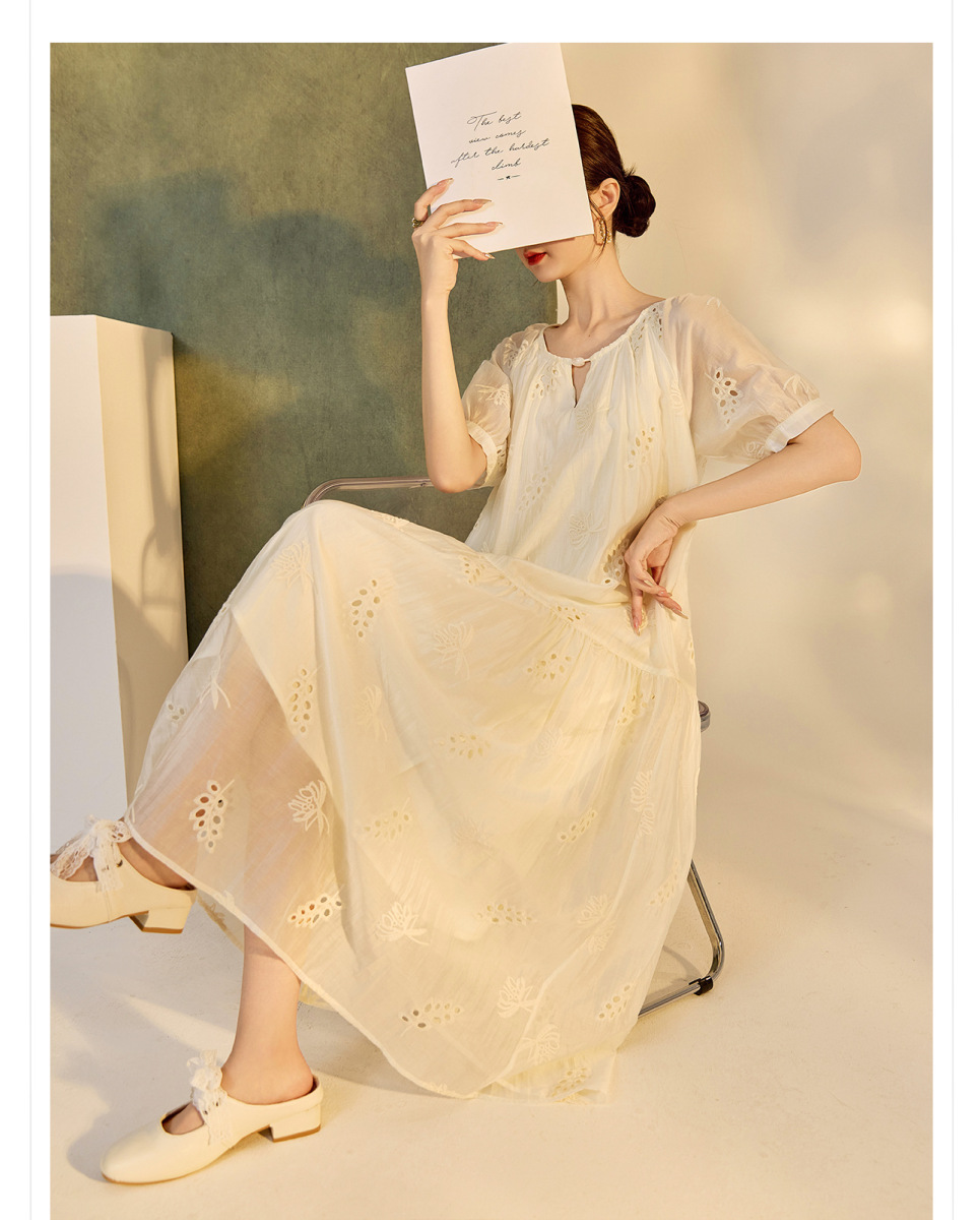 Đầm nữ dáng suông cổ tròn tay ngắn chất tencel mềm mại — Màu mơ sữa (cấp trong ngày), Màu mơ sữa (giao hàng trong 7 ngày)