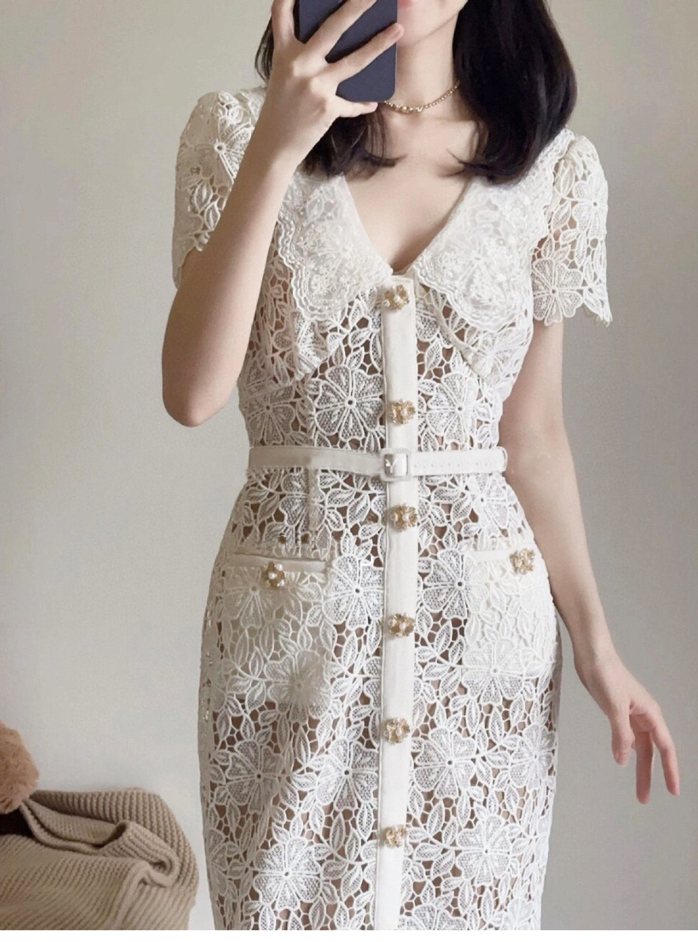 Đầm maxi nữ ren thêu hoa cổ chữ V tay ngắn thắt eo — Xăng-đan chi tiết 3