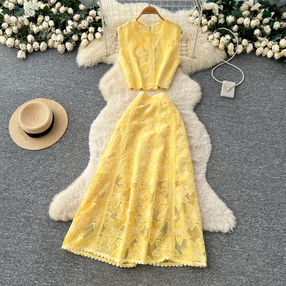 French Style Autumn Outfit Elegant Sleeveless Lace Embroidered Top with High Waisted Skirt Set Perfect for Casual or