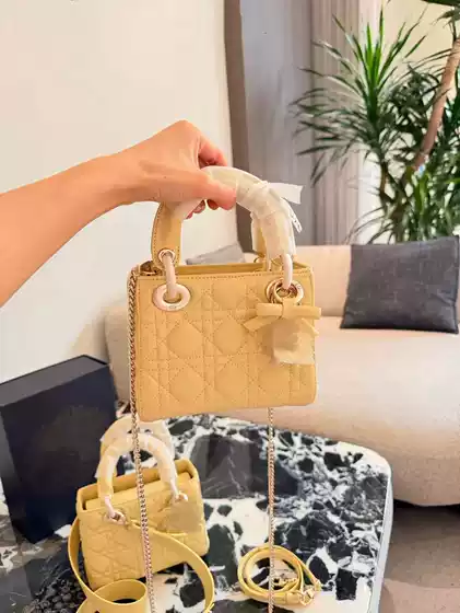 New Cross-Border Quilted Lady Diana Bag with Bow Pendant, High-End Versatile Trendy Handbag in Chick Yellow for Women