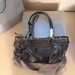 First-Layer Leather Shoulder Bag, New Trendy and Cool Motorcycle Bag, Large-Capacity Personalized Commuter Bag, High-Quality Handbag, Genuine Leather Bag