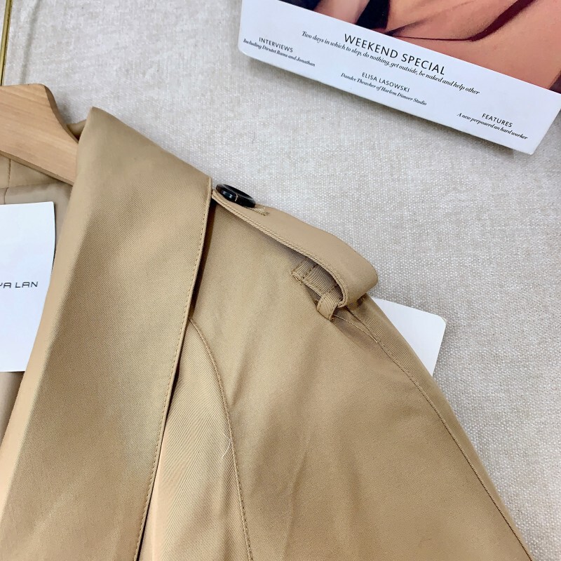 Áo trench coat nữ dáng ngắn thắt eo cổ đổ phối lông cừu — Bầu không khí màu nâu sỏi