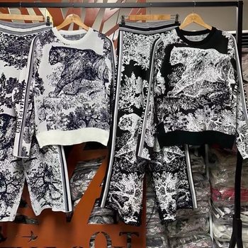 Autumn and Winter New Round Neck Jacquard Pattern Knitted Two-piece Set Wide Leg Slimming Fashion Jungle Series Pullover suit Women