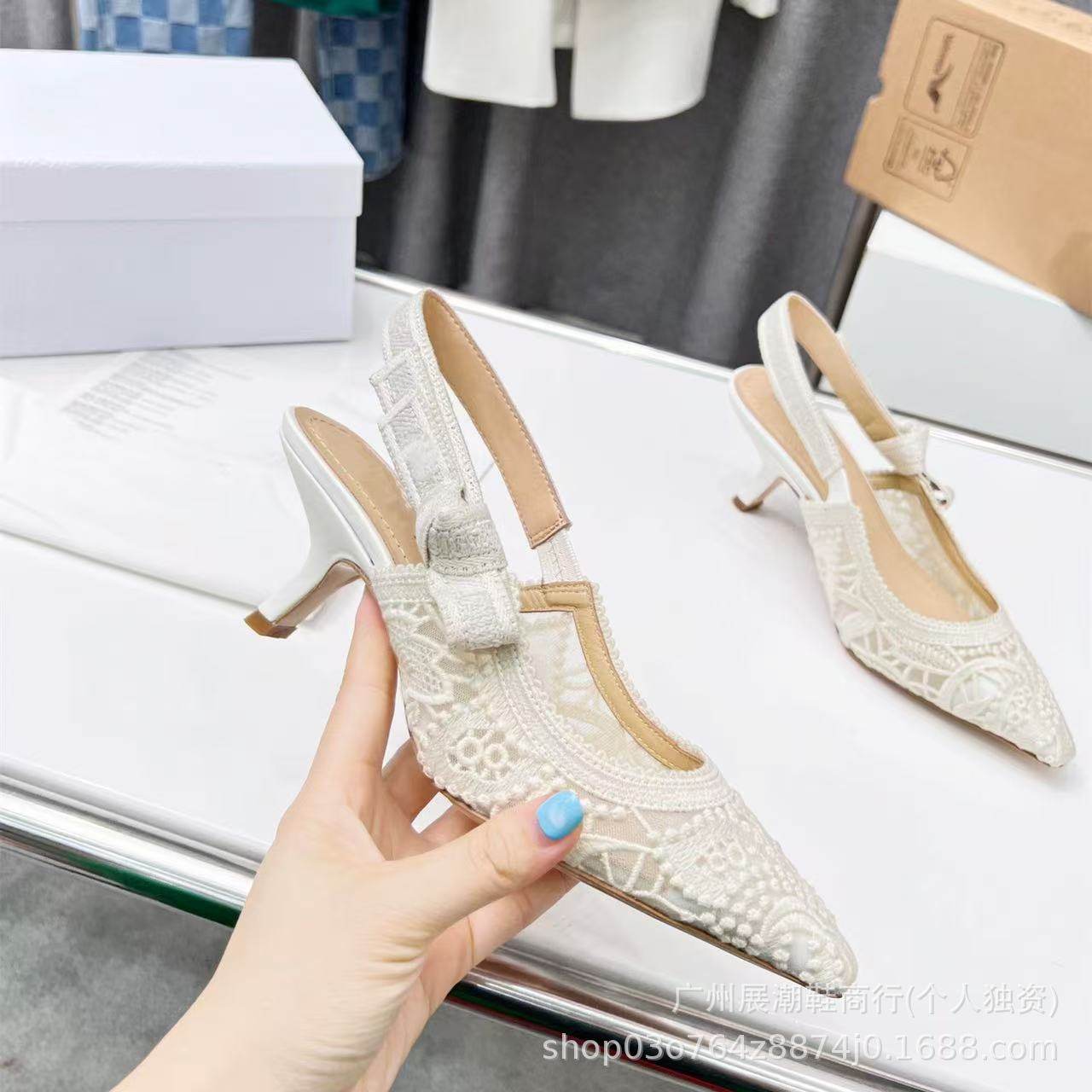 Lace Embroidered D Family Sandals Women 23 New Hollow Letter Pointed Bow Cat Heeled Sexy High Heeled