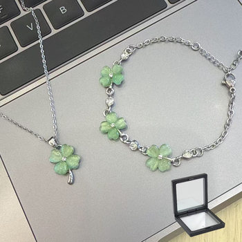 Four-Leaf Clover Lucky Pendant Bracelet Couple Necklace Set Light Luxury Niche Design Clavicle Jewelry 2025