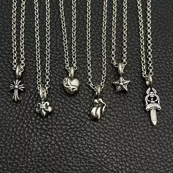 Retro Old Peach Heart Cross Necklace for Men and Women, Hip-Hop Niche Sword Pendant, Classic Sweater Chain