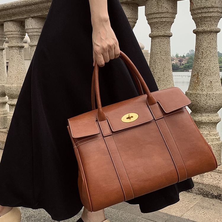 (Mới) Mã A3007 Giá 940K: Túi Xách Nữ Gutde Phục Cổ Cổ Điển Túi Ví Nữ Chất Liệu G03 Sản Phẩm Mới, (Miễn Phí Vận Chuyển Toàn Quốc).